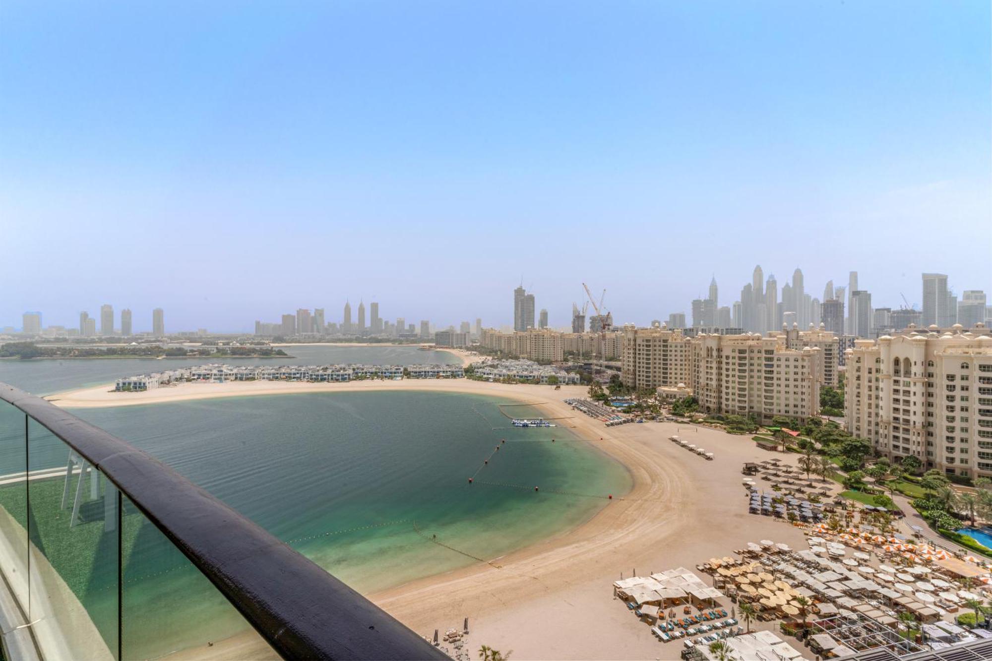 Stunning 3br Sea View Tiara Palm Jumeirah With Private Apartment Dubai
