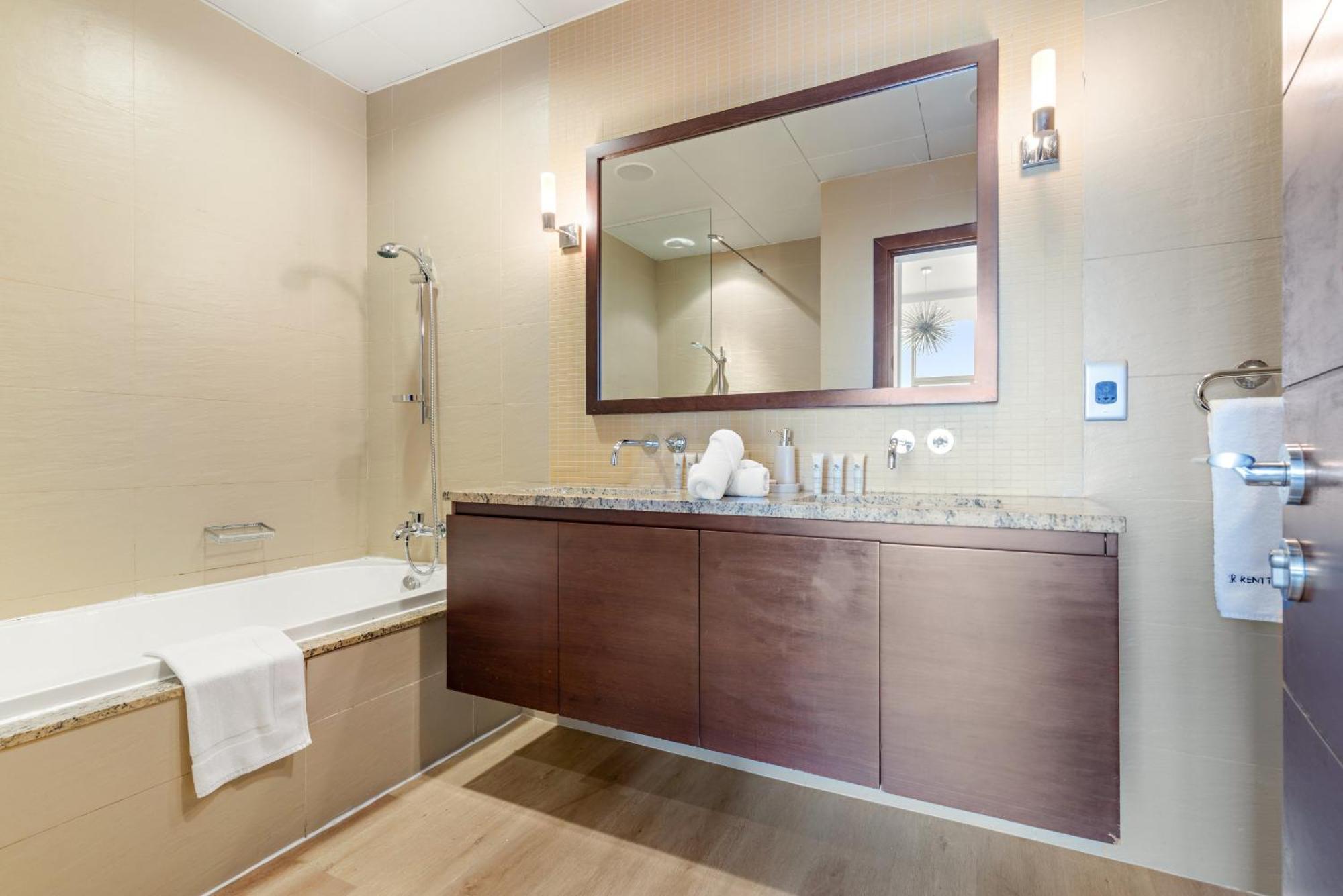 Stunning 3br Sea View Tiara Palm Jumeirah With Private
