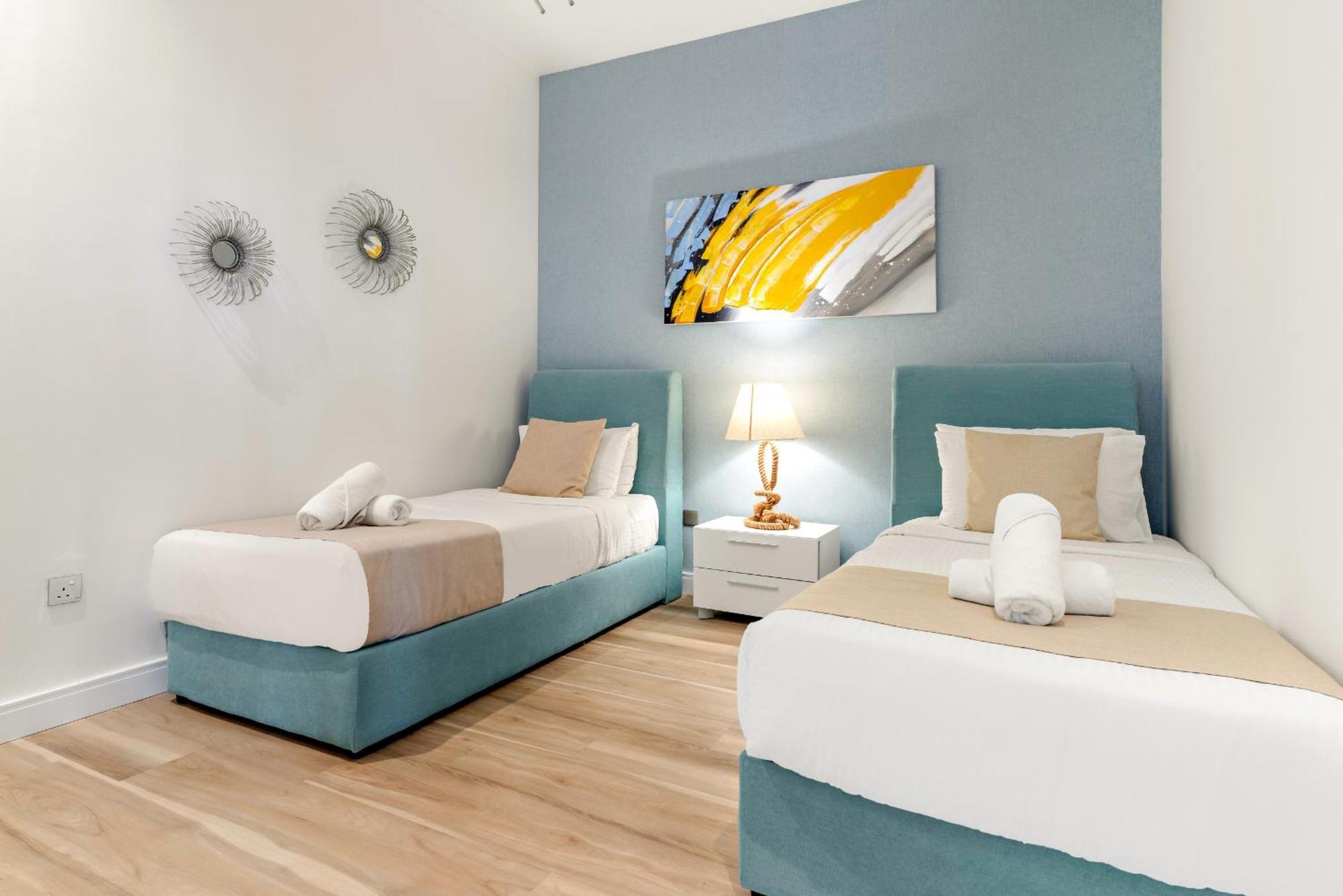Stunning 3br Sea View Tiara Palm Jumeirah With Private